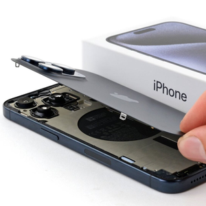 Замена заднего стекла iPhone 15 Pro Max