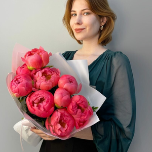 Свежие пионы