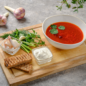 Борщ с вишней (подаётся с салом, сметаной и зеленью)