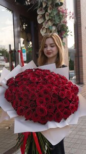 Шикарный букет из 101 красной розы