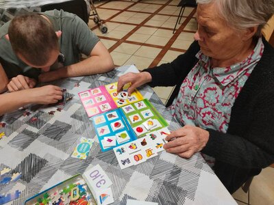 Уход за больными людьми с Альцгеймером в пансионате