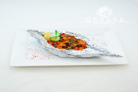Форель с овощами