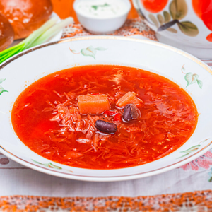Борщ с пампушками и сметаной