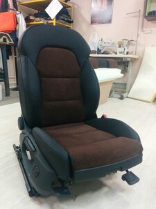 Перетяжка салона автомобиля алькантарой