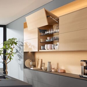 Подъемный механизм Aventos HF 22/32, глухой фасад.