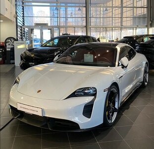 Porsche Taycan Turbo S 2021г