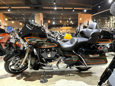 Ultra Limited, Harley-Davidson (FLHTK), 2023 Apex Black