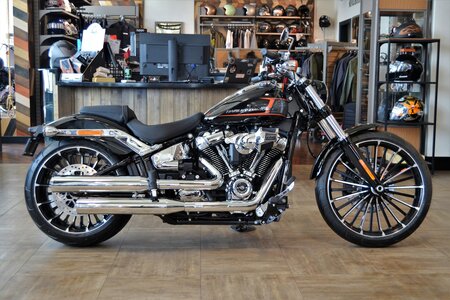 Мотоцикл Harley-Davidson BREAKOUT 117 Vivid Black 2023