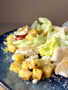 Цезарь с курицей