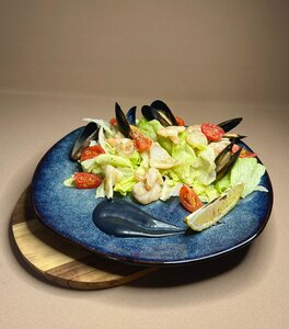 Салат с морепродуктами