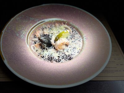 Черный рис с морепродуктами