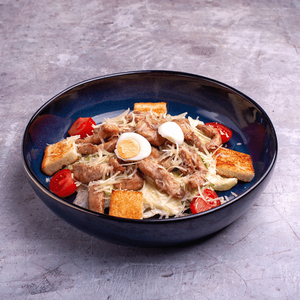 Салат Цезарь с курой