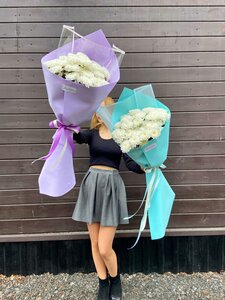 Букет XXL белых хризантем за 2990 руб