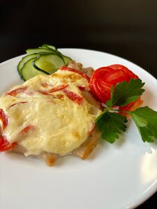 Филе куриное с помидорами и сыром