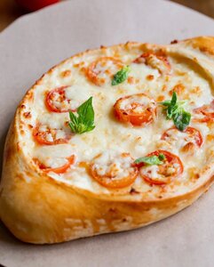 Похачапурим четыре сыра