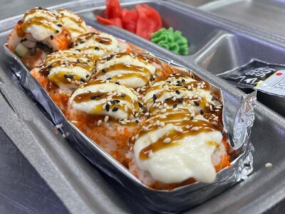 Запеченный ролл Mozzarella