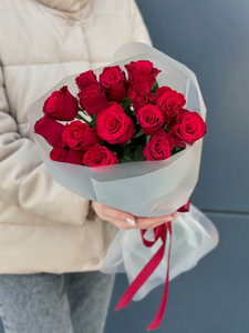 Красные розы 50 см 15шт