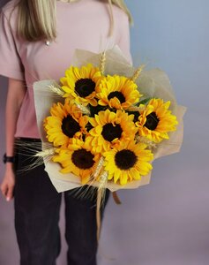 Букет из подсолнухов
