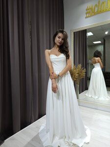 Нежное платье в стиль минимализм.