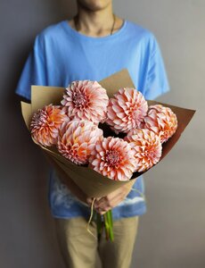 Букет из георгинов