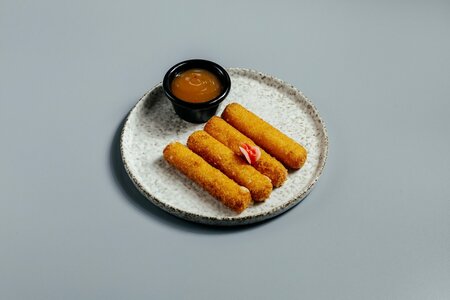 Сырные палочки с кисло-сладким соусом150/50г