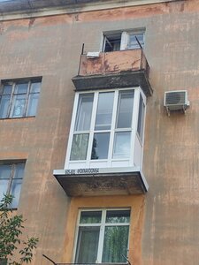 Остекление балкона ПВХ профилем (Французское остекление)