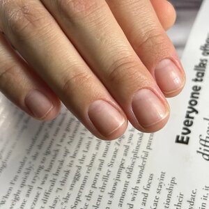 Аппаратный маникюр без покрытия 