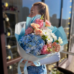 Воздушное облачко с яркими красками