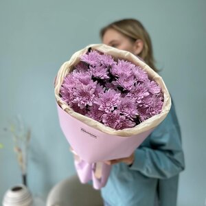 Букет из 5 сиреневых хризантем Балтика