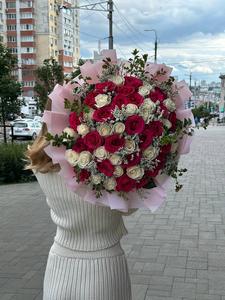 Букет из 51 розы «Королевская гармония». Лучший подарок!