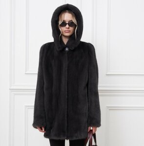 Куртка из норки графит с капюшоном 80см.