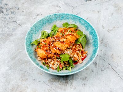 Жареный рис с курицей кацу