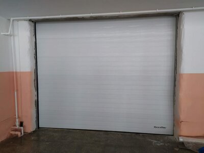 Промышленные секционные ворота DoorHan
