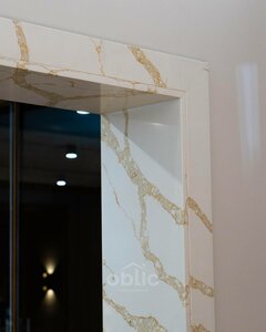 дверной проем из кварца Calacatta Gold
