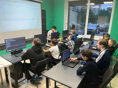 Программирование на Python 4 занятия по 1,5 часа в мес.