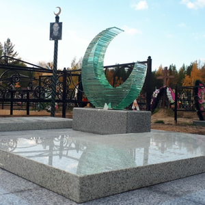 Памятник мусульманский из стекла и гранита