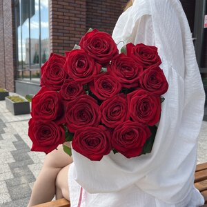 15 красных роз 60см