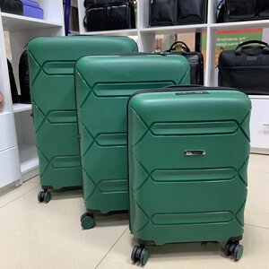 Ударопрочный чемодан из полипропилена