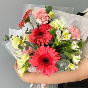 Букет с герберой и эустомой M