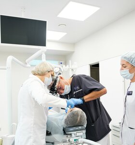 Имплантация зубов