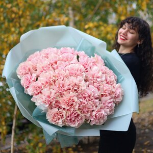 Букет роскошных крупных роз