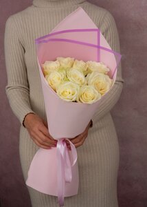 Букет из 9 белых роз