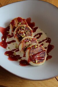Сырники с клубничным соусом