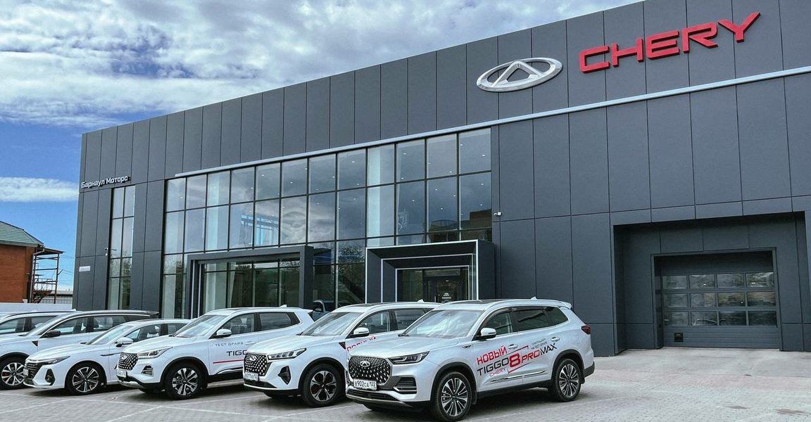 Ұйықтап жатқан аналардың трахниясы көрсетілген порно