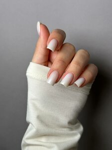 Маникюр с покрытием 