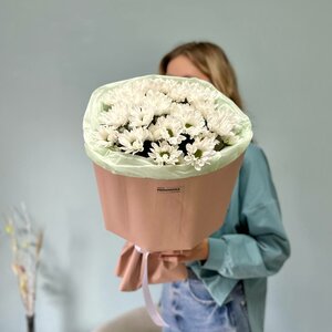 Букет из 5 белых хризантем Бакарди