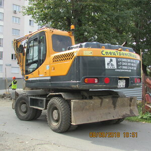 Экскаватор полноповоротный Hyundai 140 гидромолот