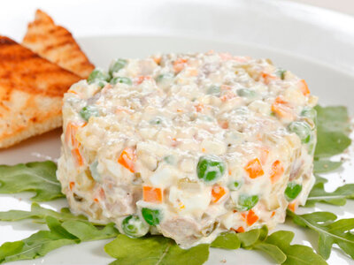 Оливье с куриным филе