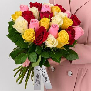 Букет из 25 разноцветных роз Кения