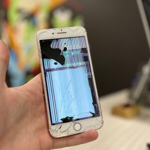 Замена дисплея iPhone 